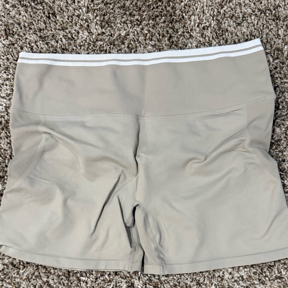 Fabletics women’s Seamless Scrunch Shorts